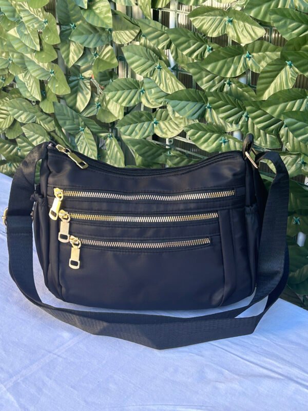 Morral Bolso con Reparticiones y Cierres Dorados - Image 2
