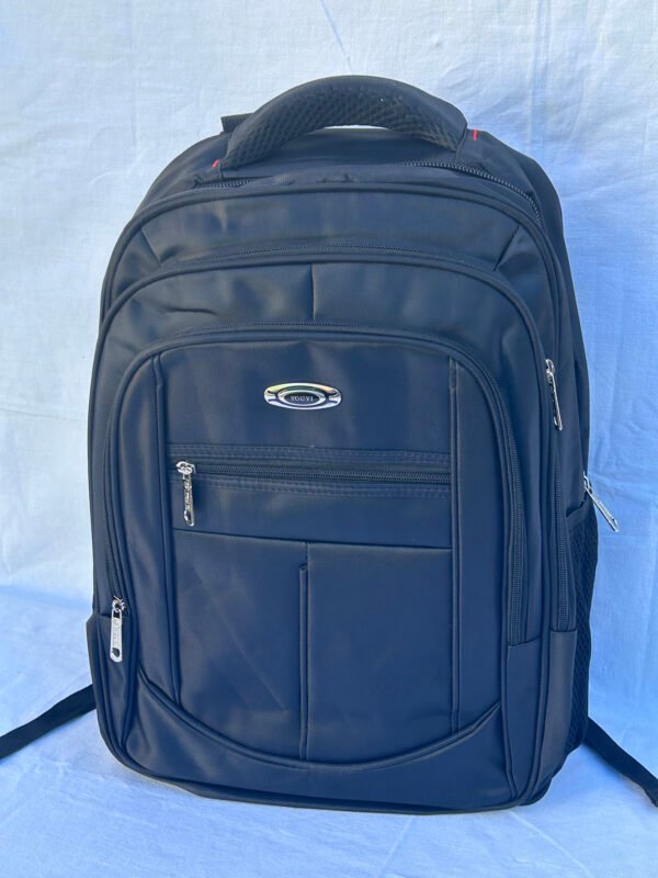 Mochila con Reparticiones Internas y Externas - Negro