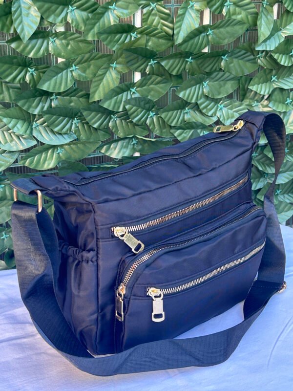 Morral Bolso 3 Cierres Dorados y Bolsillo Al Frente